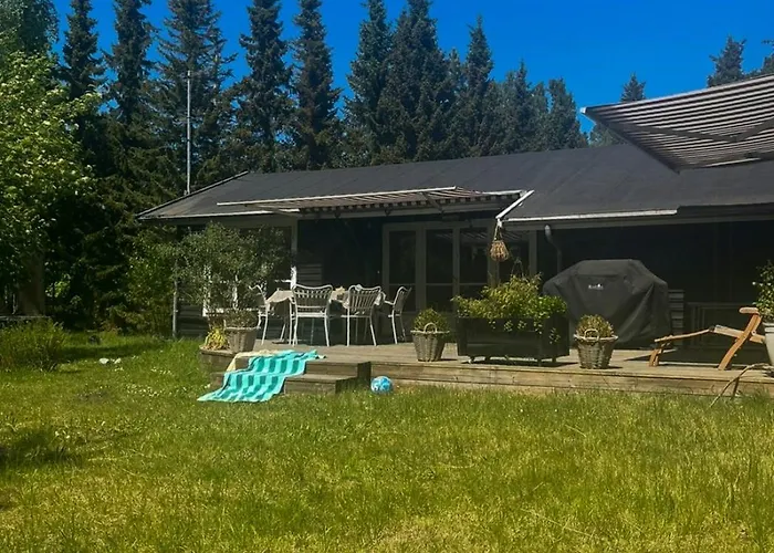 Bright Summer House Near Gudmindrup 別荘 Højby